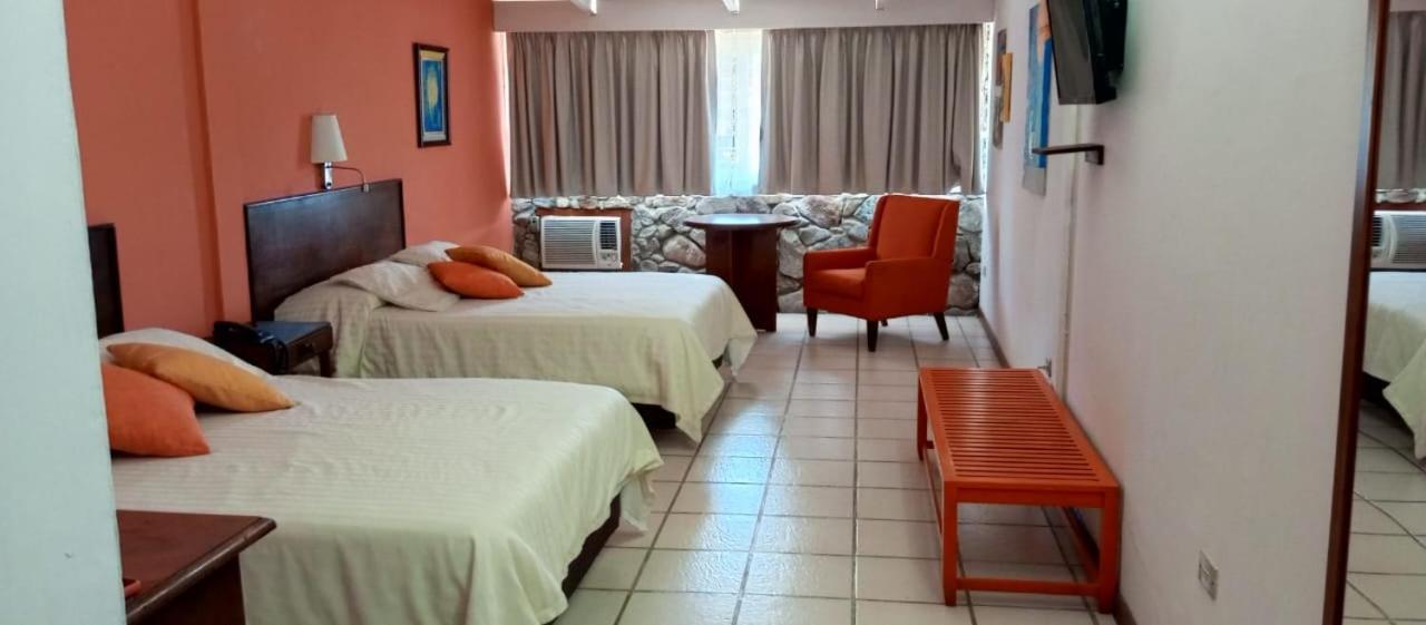 Hotel La Pedregosa Merida Exterior photo